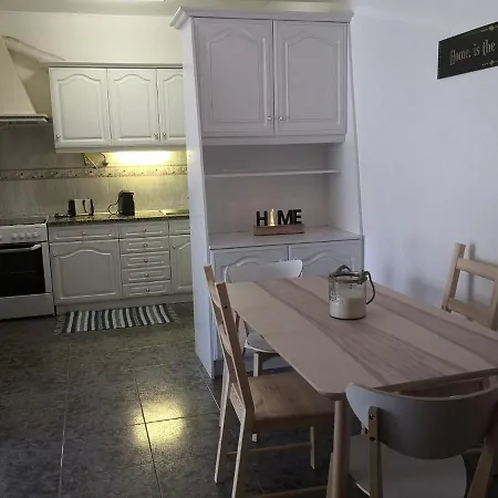 Sisters House - Sea View Apartment